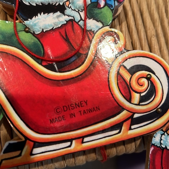 Bundle of 2 Vintage 1988 Disney Wooden Ornaments VGC SFH - Picture 9 of 9